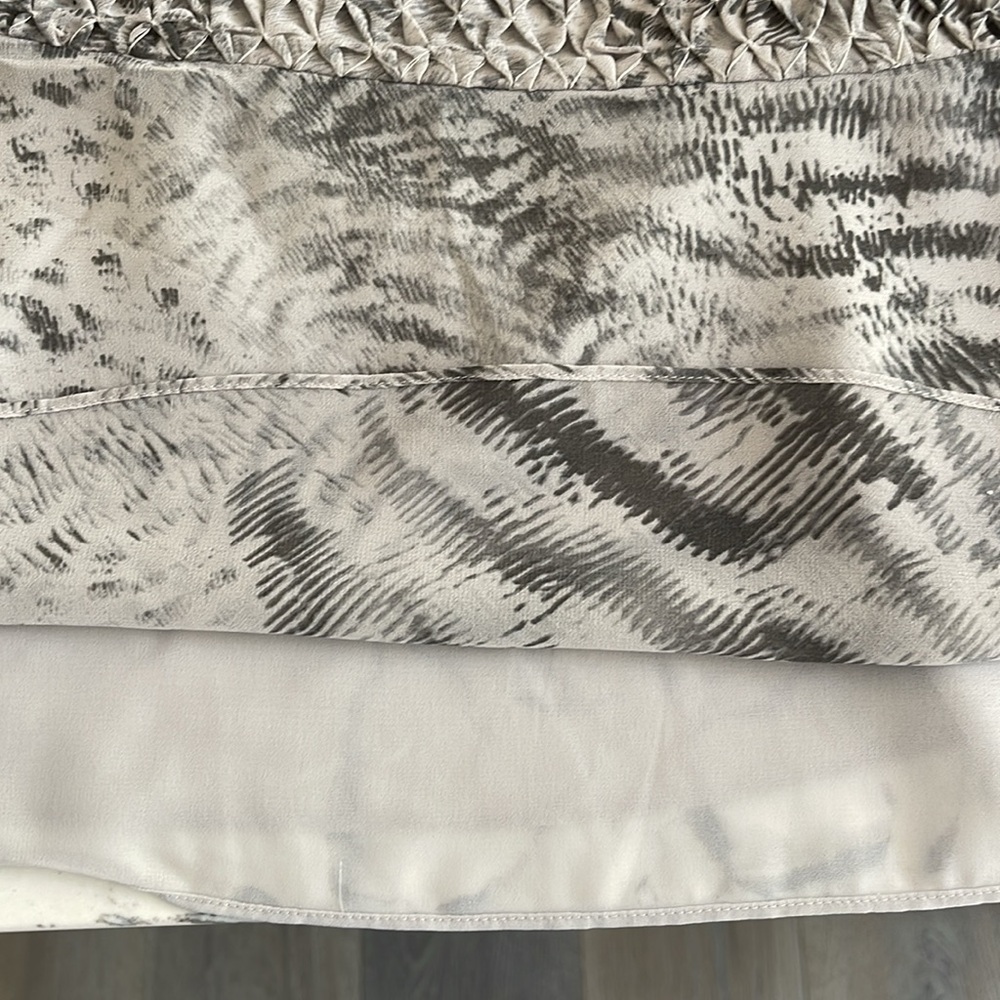 Banana Republic Animal Print Gray Lined Sleeveless VNeck& Back Side Zip Blouse 4 - Picture 9 of 10